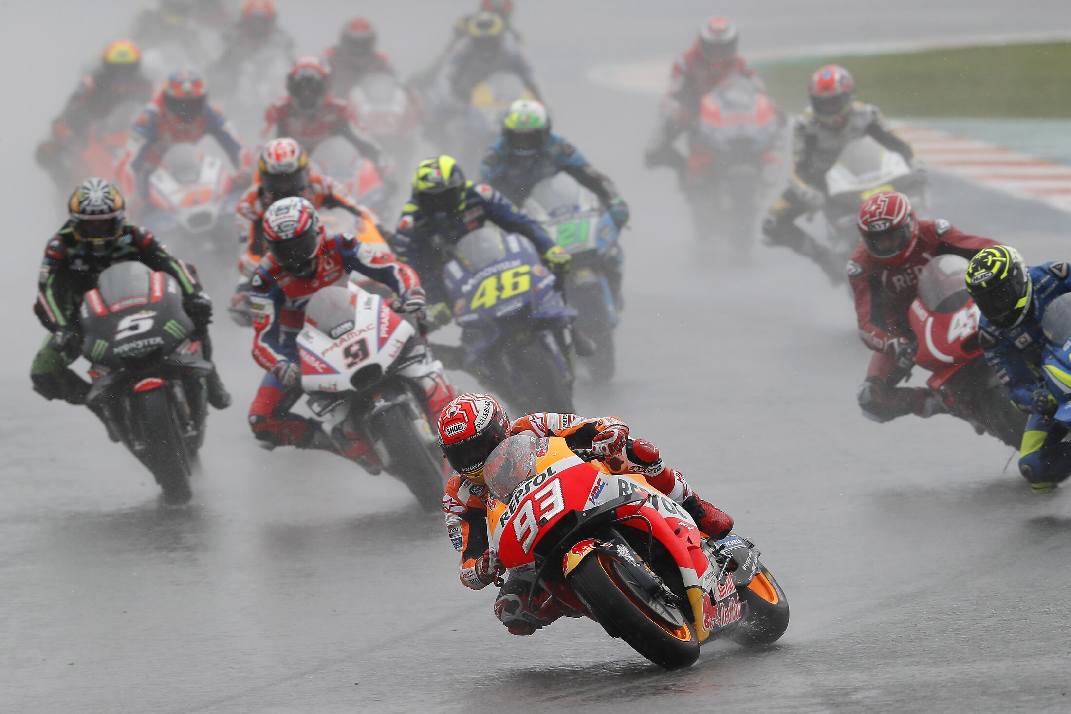Piloto de MotoGP en el circuito Ricardo Tormo de Valencia